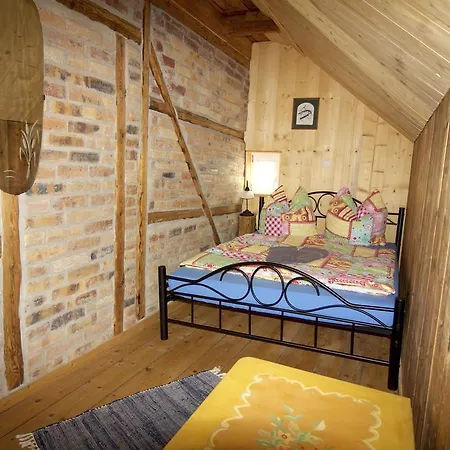 Anno Dazumal, Zu Oma's Zeiten アパート